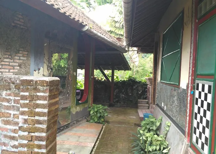 Dhangin Taman イン